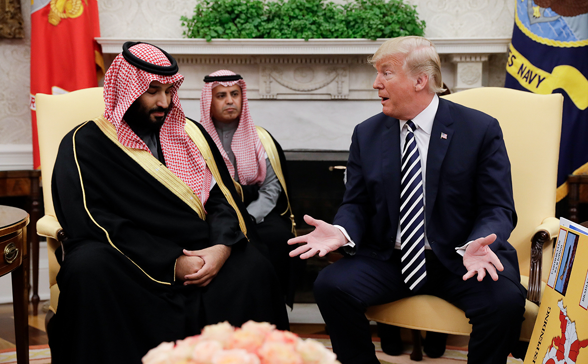 Принц Мухаммед (слева) и Дональд Трамп