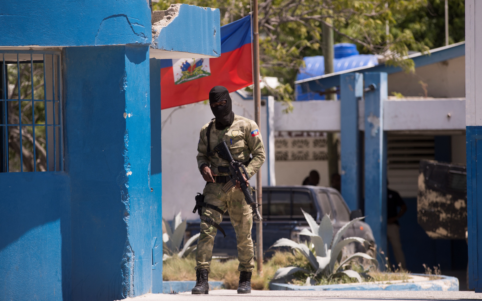 Власти Гаити заявили о пытках президента перед его смертью
