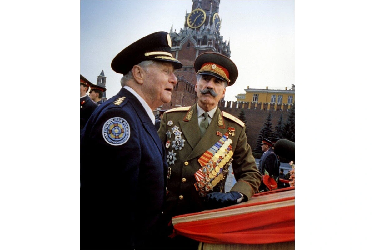 Кадр из фильма «Полицейская академия 7: Миссия в Москве»