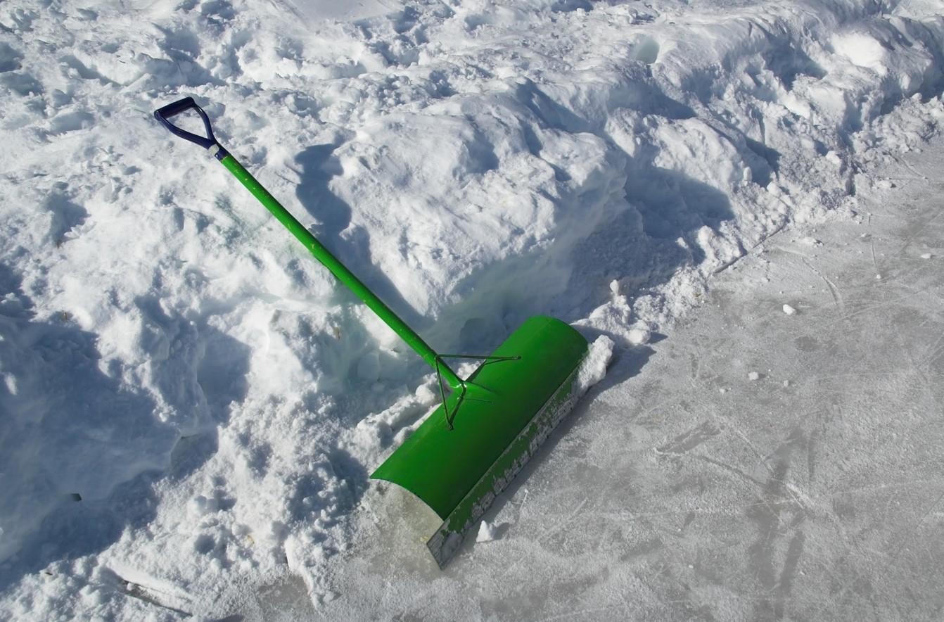 Создание катка начинается с тщательной подготовки поверхности