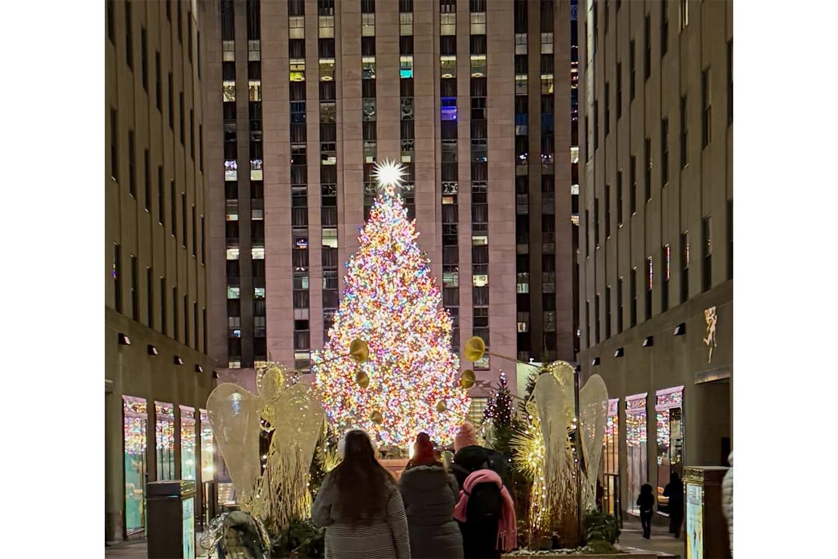 Cнимок Хью Джекмана с видами украшенного к празднику города