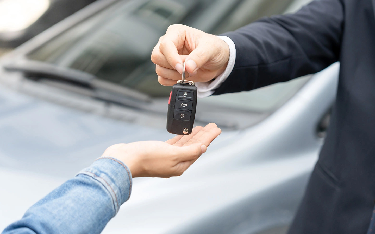 Акт приема-передачи&nbsp;оформляют при купле-продаже, аренде, ремонте, перевозке или сдаче автомобиля на хранение&nbsp;