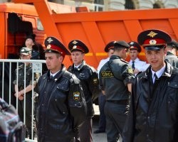Полицейских, задержавших журналистов на митинге в СПб, наказали