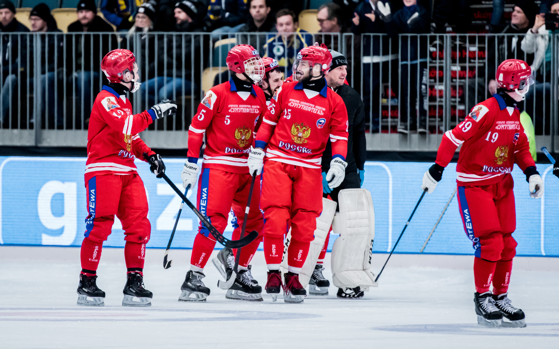 Международная федерация отложила ЧМ по хоккею с мячом в Сыктывкаре