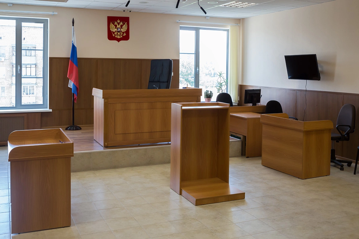 Работодатель, не выплативший предусмотренную законом компенсацию, может быть привлечен к административной и уголовной ответственности