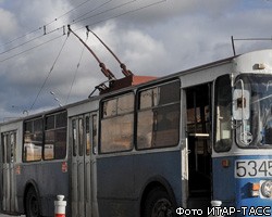 Десятки троллейбусов застряли на Садовом кольце в центре Москвы