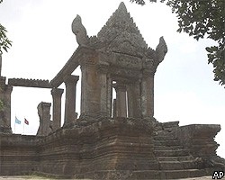На границе Камбоджи и Таиланда идут бои за храм XI века