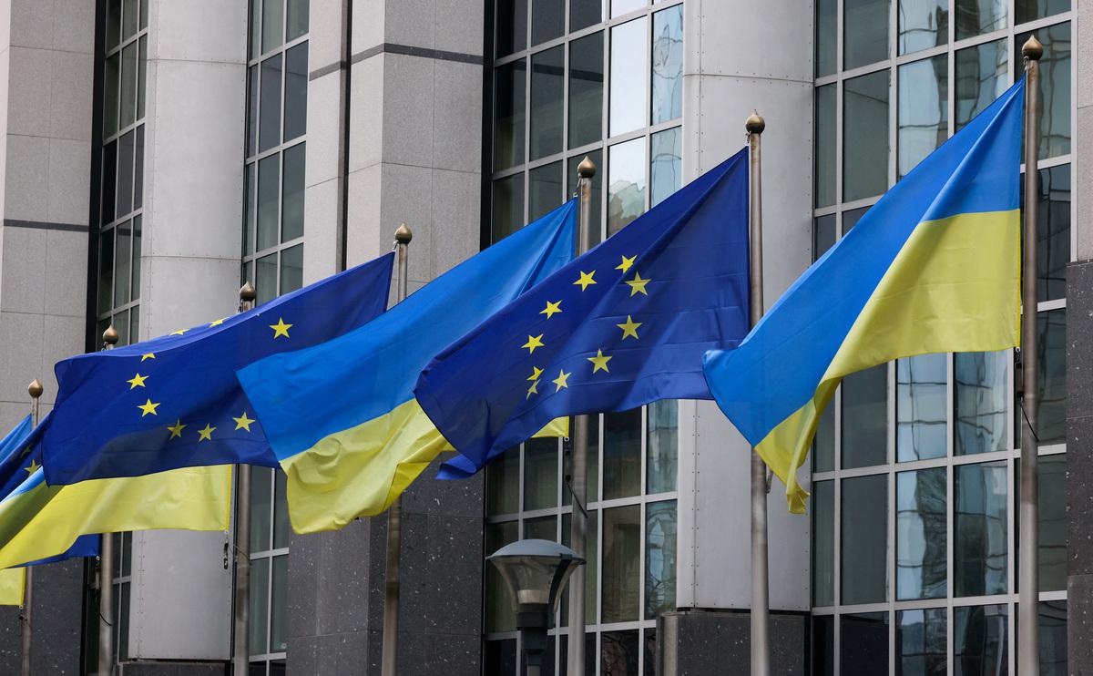 В ЕК назвали условие для начала переговоров о вступлении Украины в ЕС"/>













