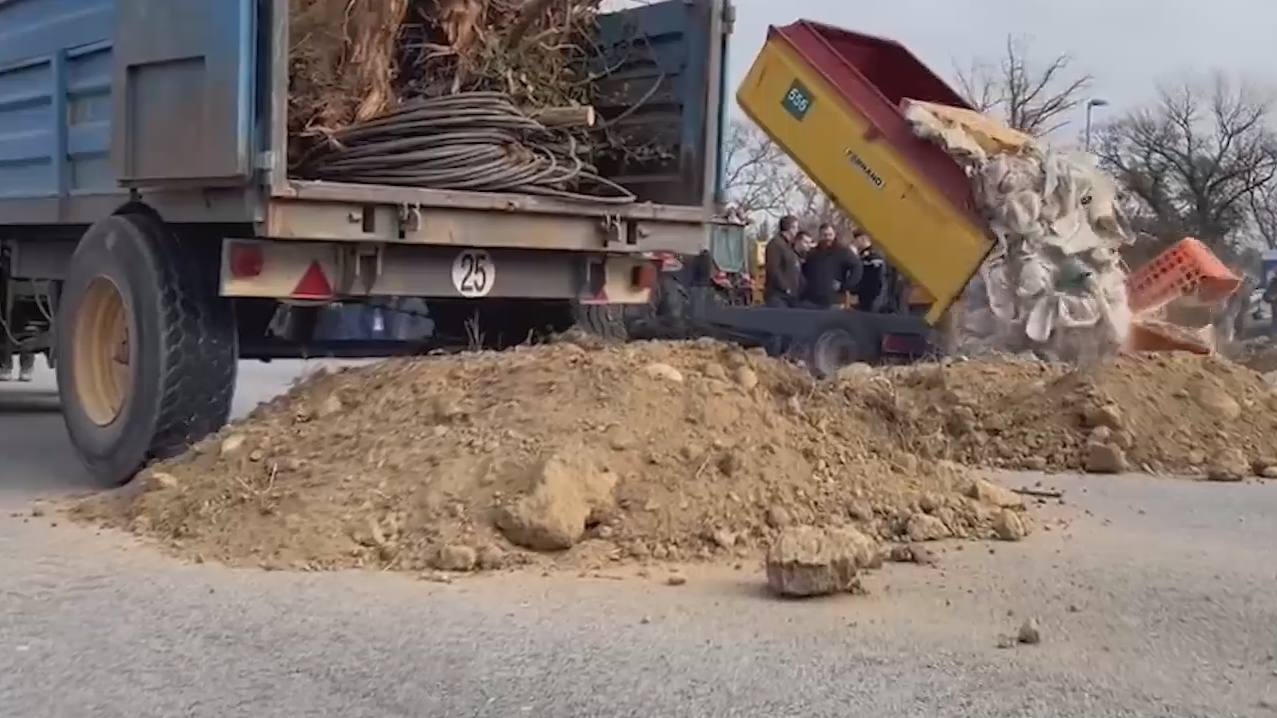 Бельгийские фермеры на сотне тракторов заблокировали автострады