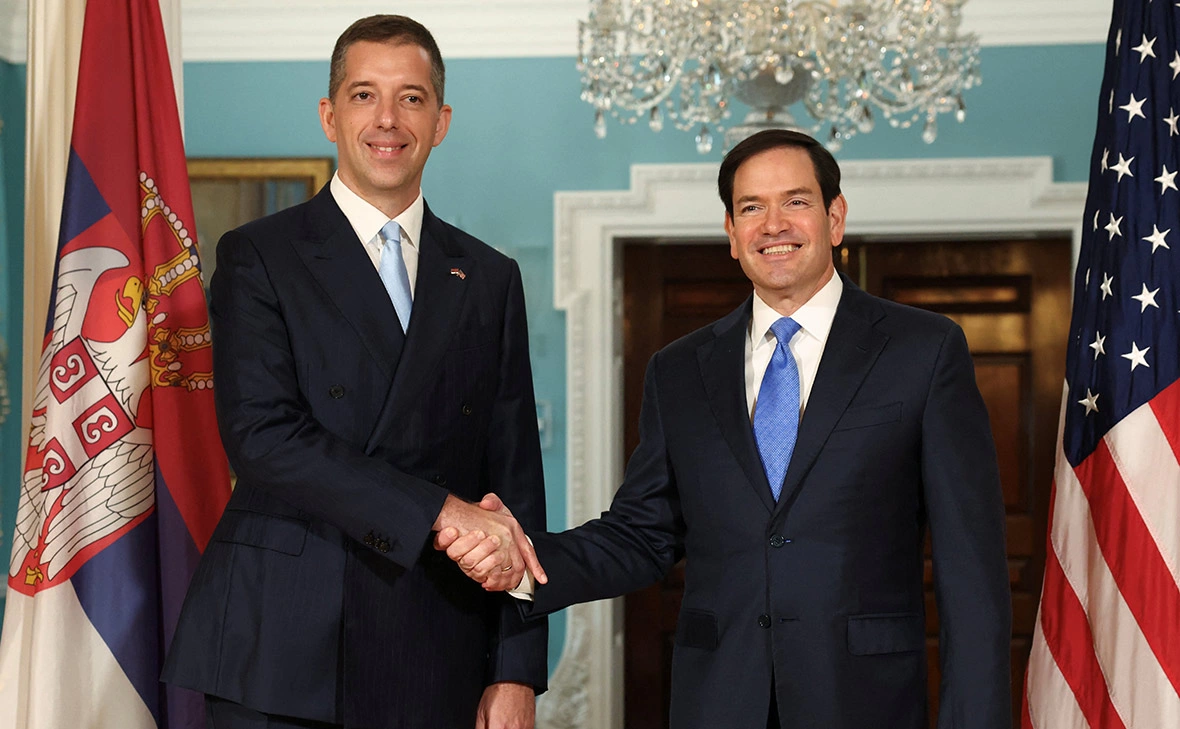 Kevin Lamarque / Reuters