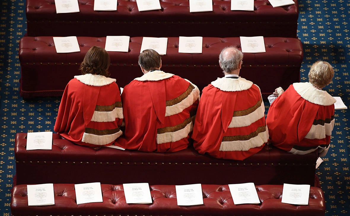 Carl Court / Getty Images