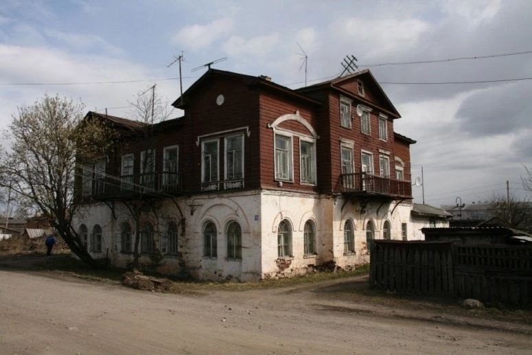 В Кириллове предлагают приобрести здание начала XX века за 1 рубль