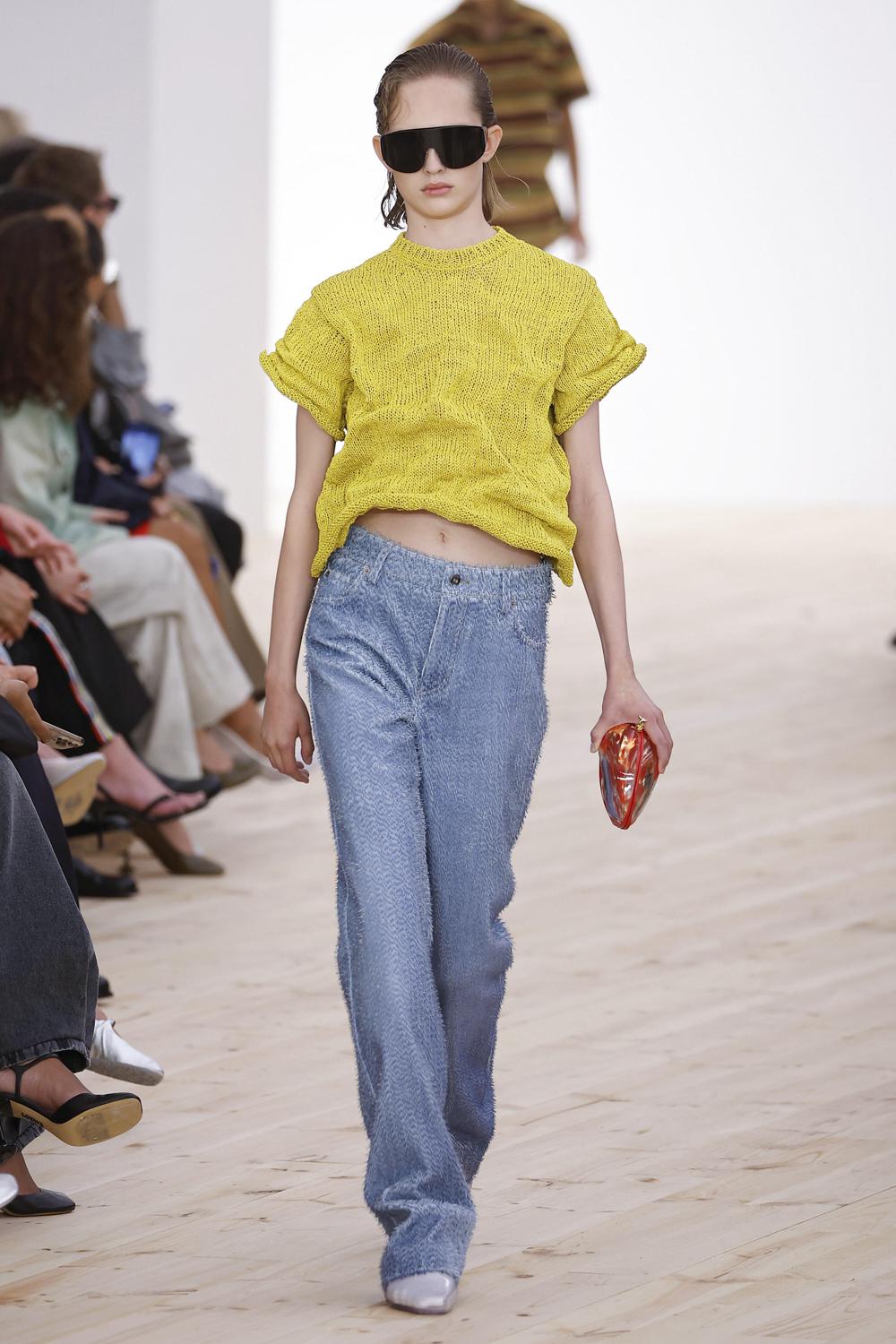 Показ Loewe, весь-лето 2026