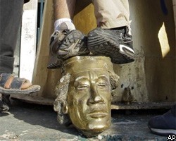 М.Каддафи сегодня похоронят тайно в пустыне