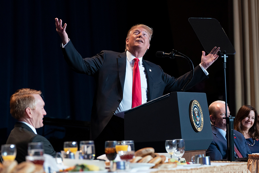 Президент США Дональд Трамп во время выступления на молитвенном завтраке
