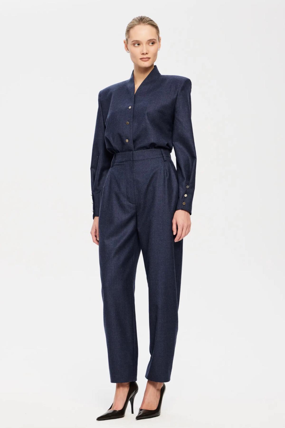 Брюки&nbsp;Sashaskvo, 38 000 руб. (skvoshop.ru)