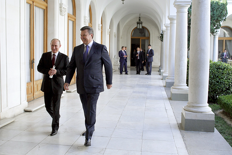 В июле 2012 года президент приехал на&nbsp;четыре часа позже на&nbsp;встречу с&nbsp;украинским президентом Виктором Януковичем в&nbsp;Крыму