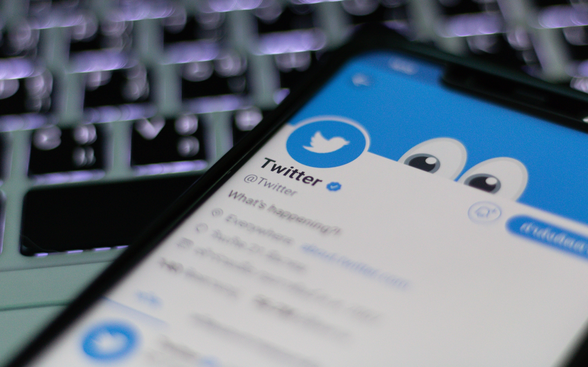 Акции Twitter рухнули на 12% на открытии торгов в США
