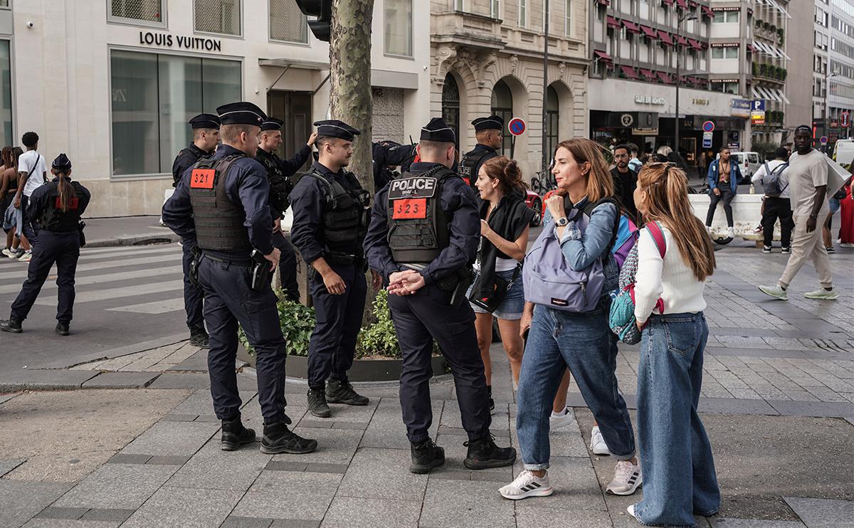 Полиция доверяю. Полиция Франции. Полиция Парижа. Полиция Европы. Полицейский в Америке.