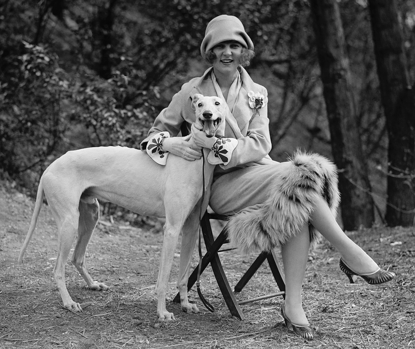 <p>На фото: Маргарет Горман и ее борзая кличке Длинный Гуди, апрель 1925 года</p>
