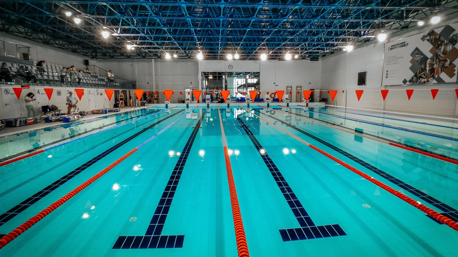 Справку требуют не все бассейны, но приступить к занятиям в подавляющем большинстве центров можно только после обследования у врачей