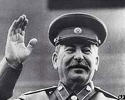 Б.Грызлов призывает Ю.Лужкова не размещать плакаты Сталина 