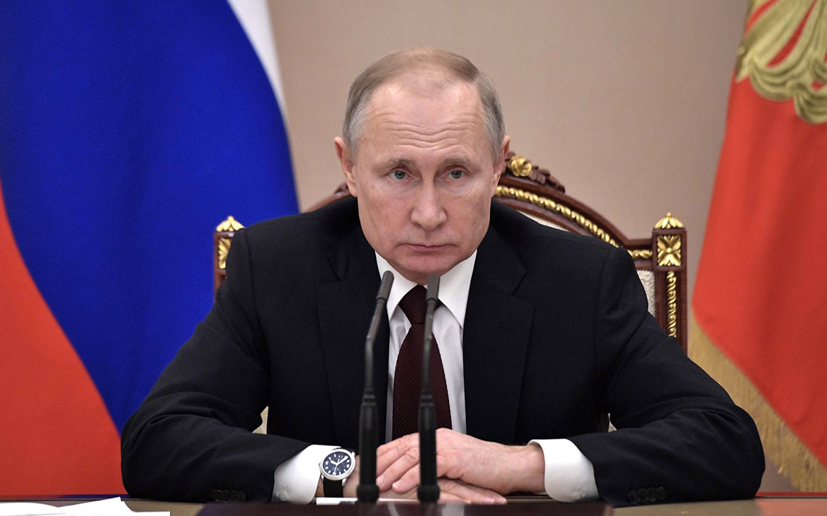 Путин потребовал от правительства прорыва в дебюрократизации