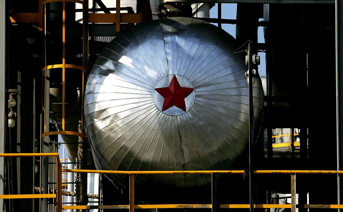 Контейнер на нефтехимическом заводе Душаньцзы, принадлежащем Китайской национальной нефтяной корпорации (CNPC)