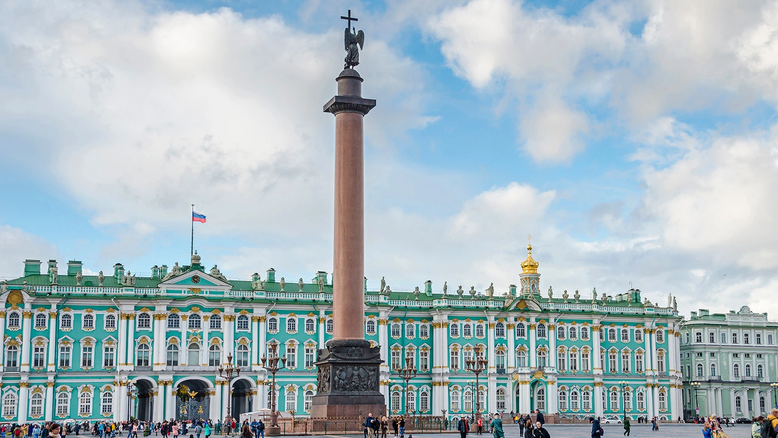 Дворцовая площадь в Санкт-Петербурге