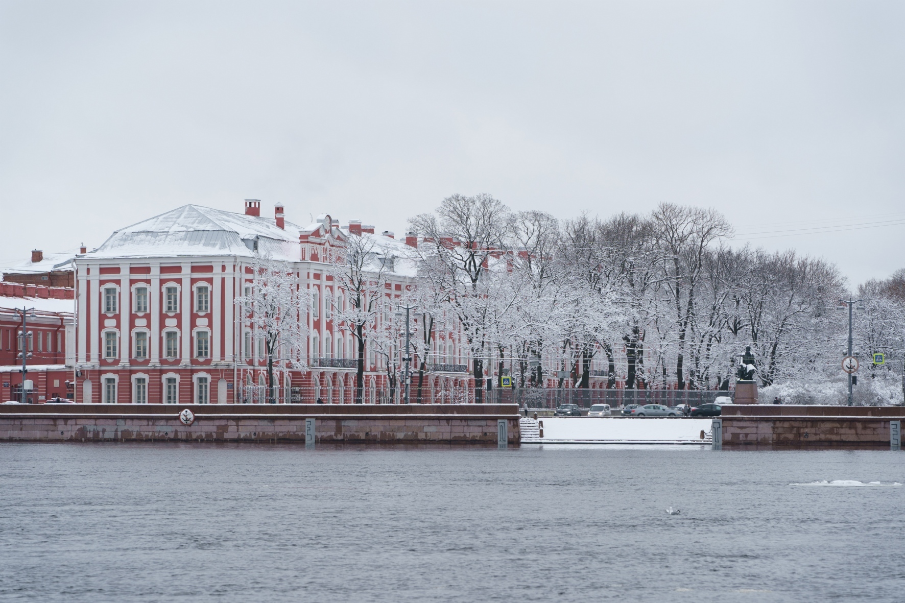 Главное здание СПбГУ