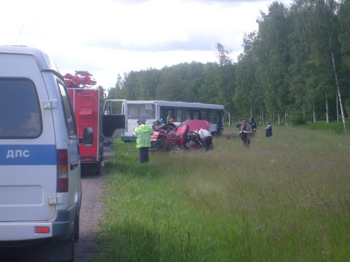 В Петербурге пассажирский автобус попал в крупное ДТП. Фото