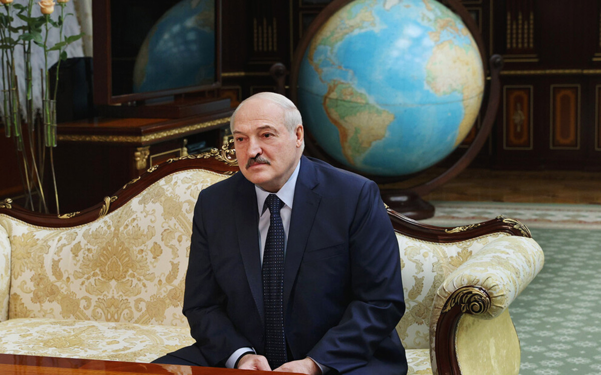 Лукашенко рассказал о передаче Порошенко предложений Путина по Донбассу