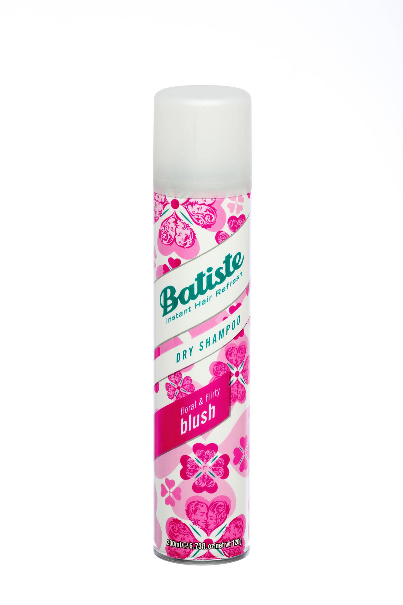 Сухой шампунь с цветочным ароматом Dry Shampoo Blush, Batiste, 750 руб. (&laquo;Рив Гош&raquo;)