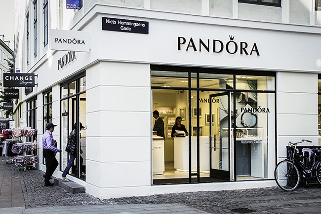 Компания Pandora основана в 1982 году, штаб-квартира располагается в Копенгагене, Дания