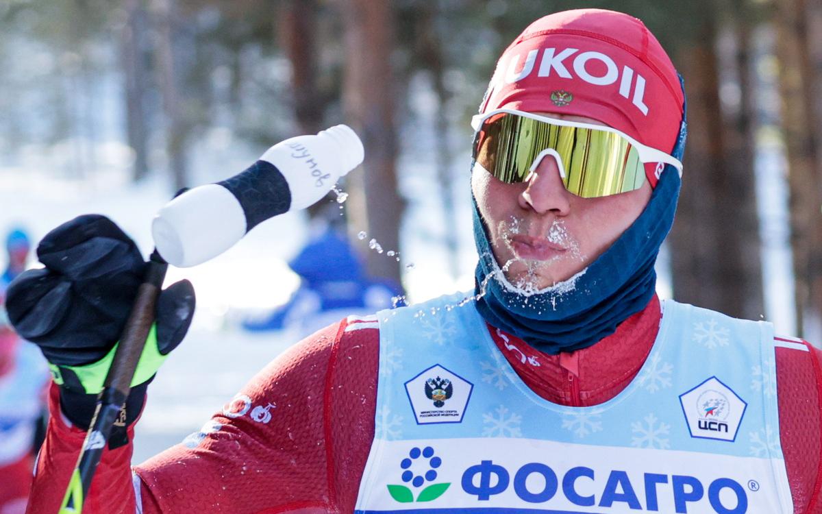 Большунов выиграл пятое золото Спартакиады, победив в лыжном марафоне