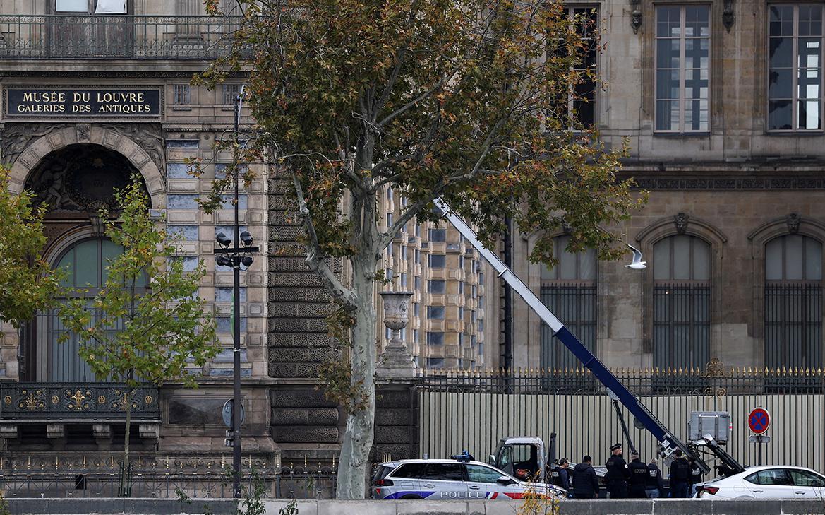 WSJ описала, как небрежность и спешка ограбивших Лувр привели к их поимке