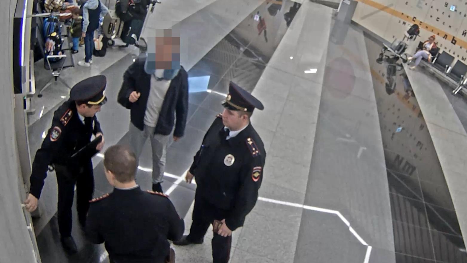 В Шереметьево задержали угрожавшего бомбой пассажира рейса из Китая