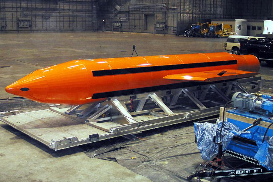 Бомба Massive Ordinance Air Blast