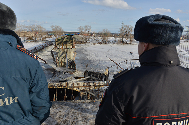 Обрушения пролета моста в городе Минусинск Красноярского края


