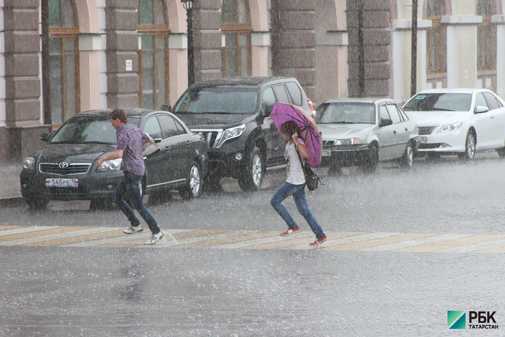 Грозу с градом и штормовой ветер ждут сегодня в Казани