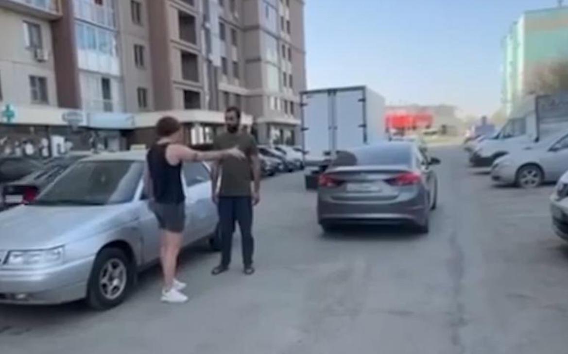 Появилось видео преследования мигрантом девушек в Челябинске