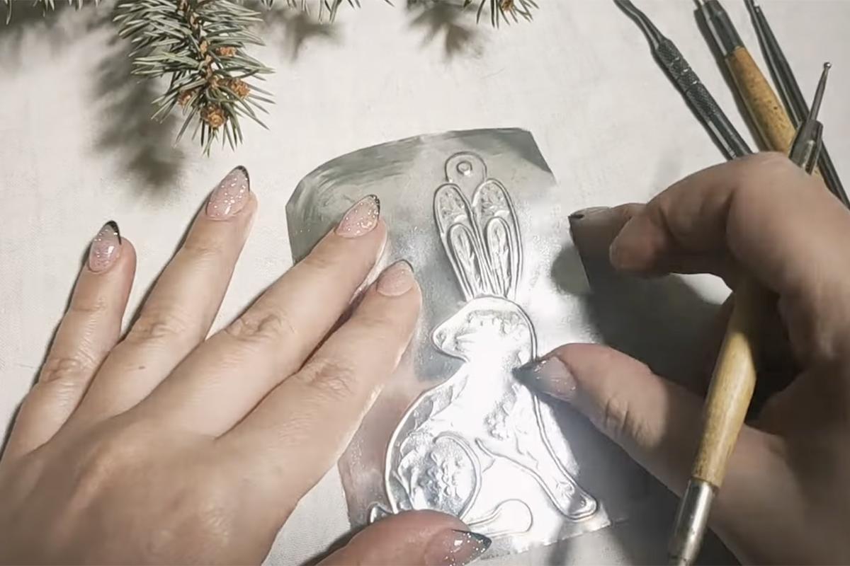 Как сделать новогоднюю гирлянду из фольги