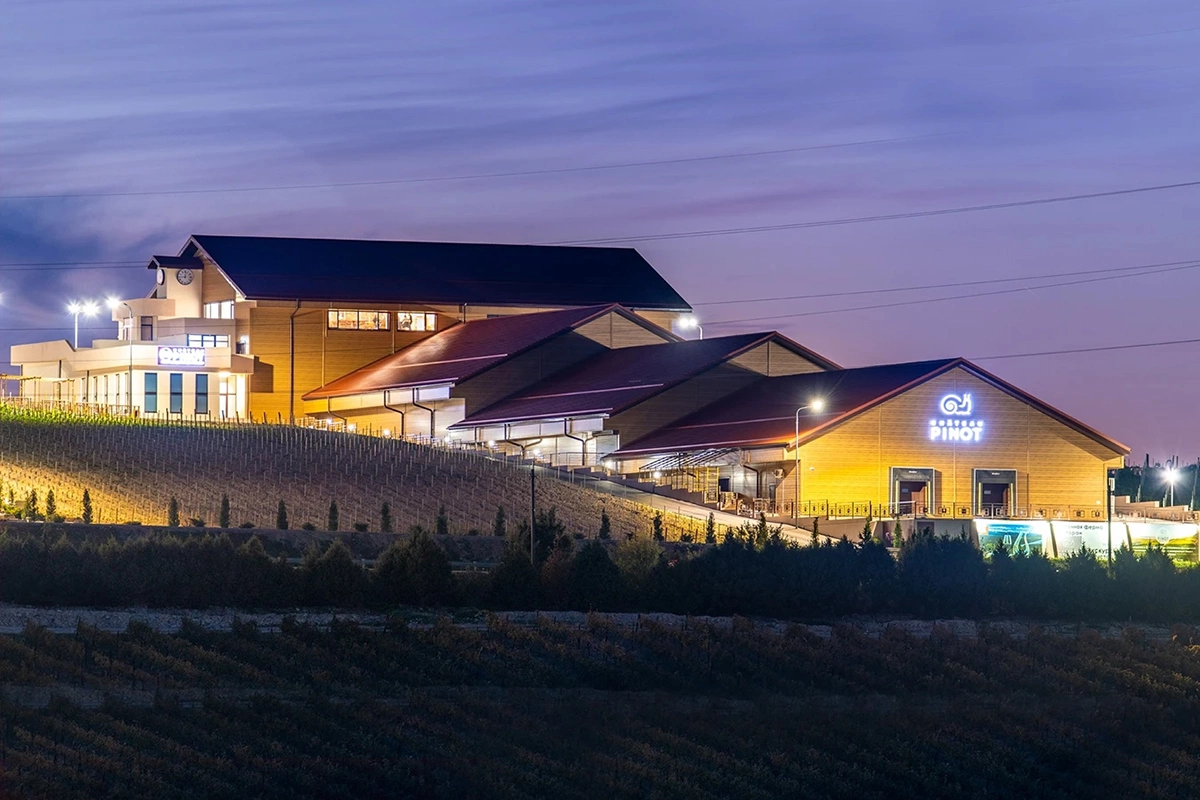 Старейший винзавод и культовый бар: как провести выходные в Новороссийске