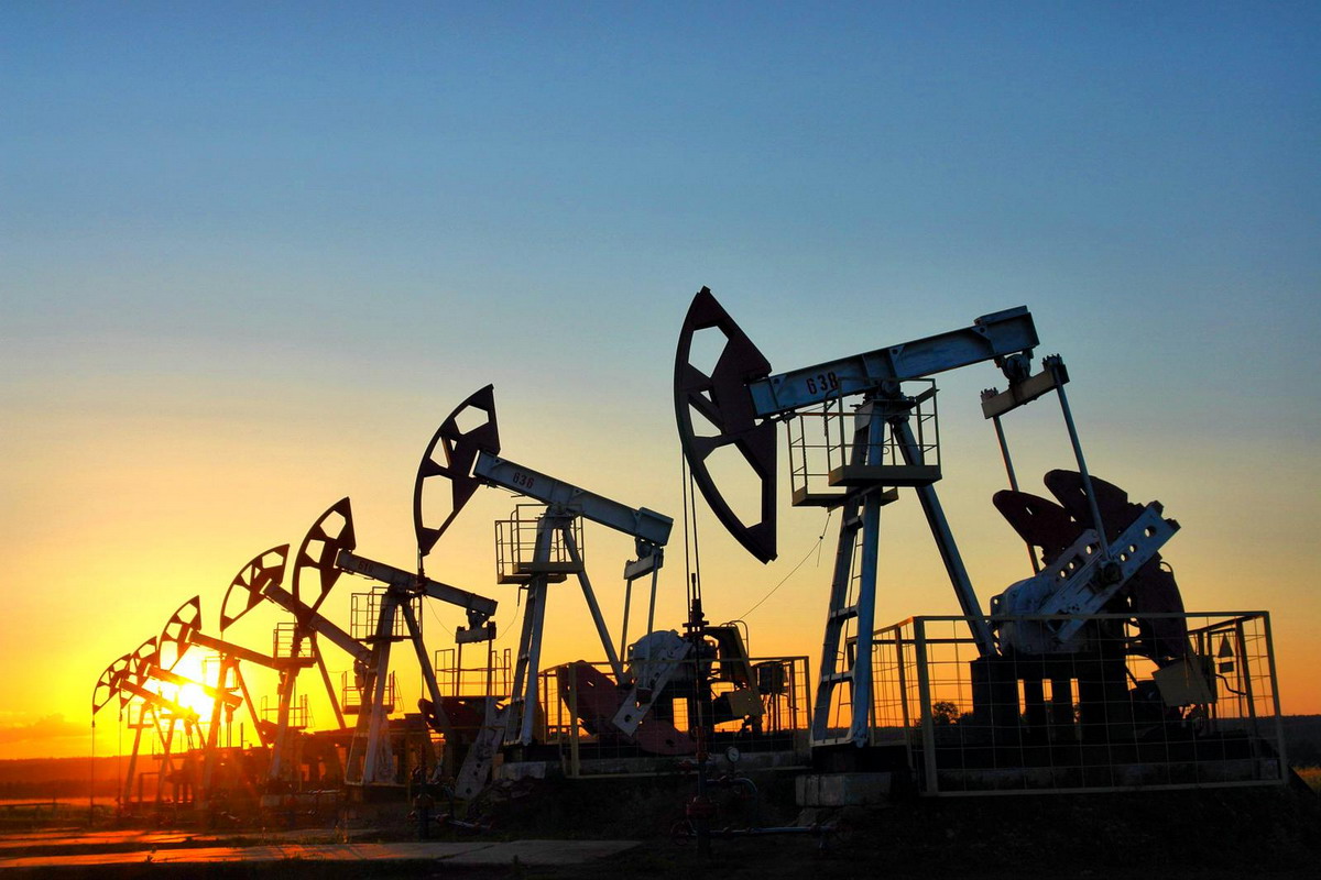 "Татнефть" и "Газпром нефть" стали лидерами по добыче нефти в сентябре