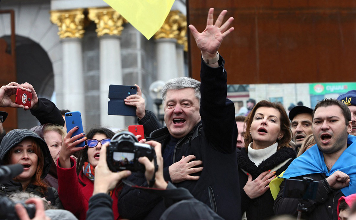 В акции в Киеве 6 октября принял участие бывший президент Украины Петр Порошенко