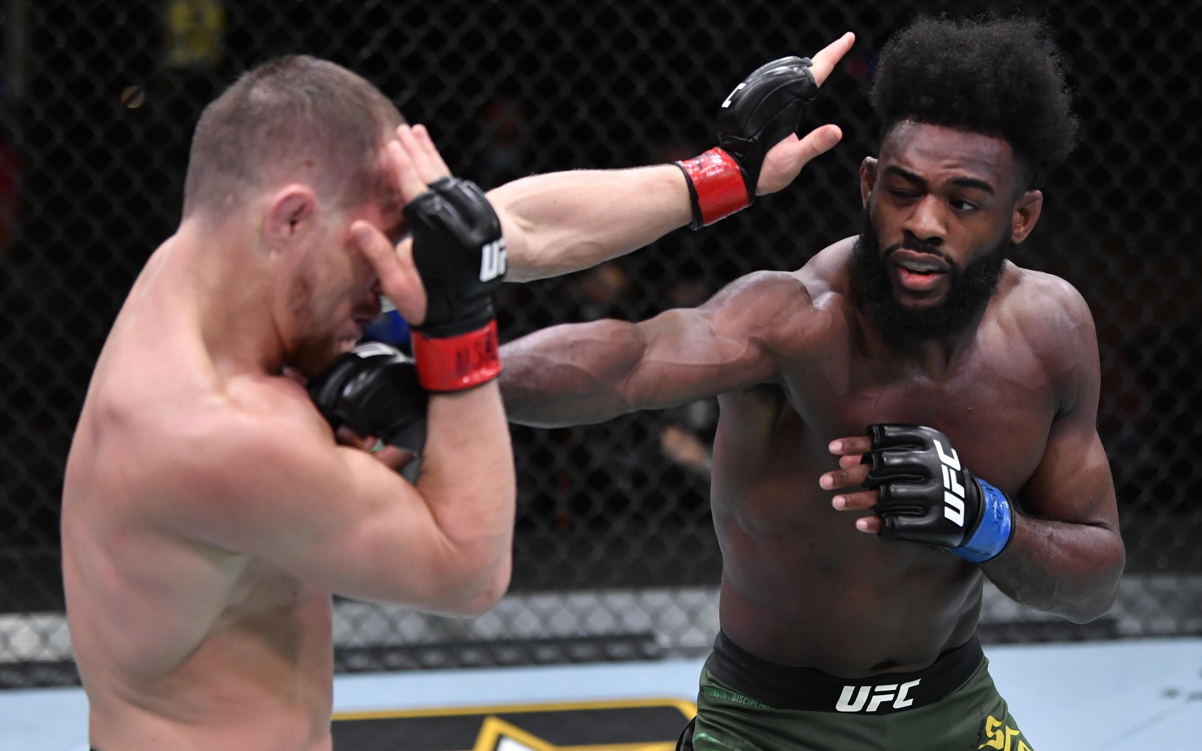 Принципиальный соперник Яна назвал «ограблением» решение судей на UFC 280