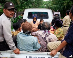 Цунами обрушилось на Индонезию: более ста погибших и раненых 