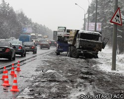 Рейсовый автобус столкнулся с грузовиком в Подмосковье