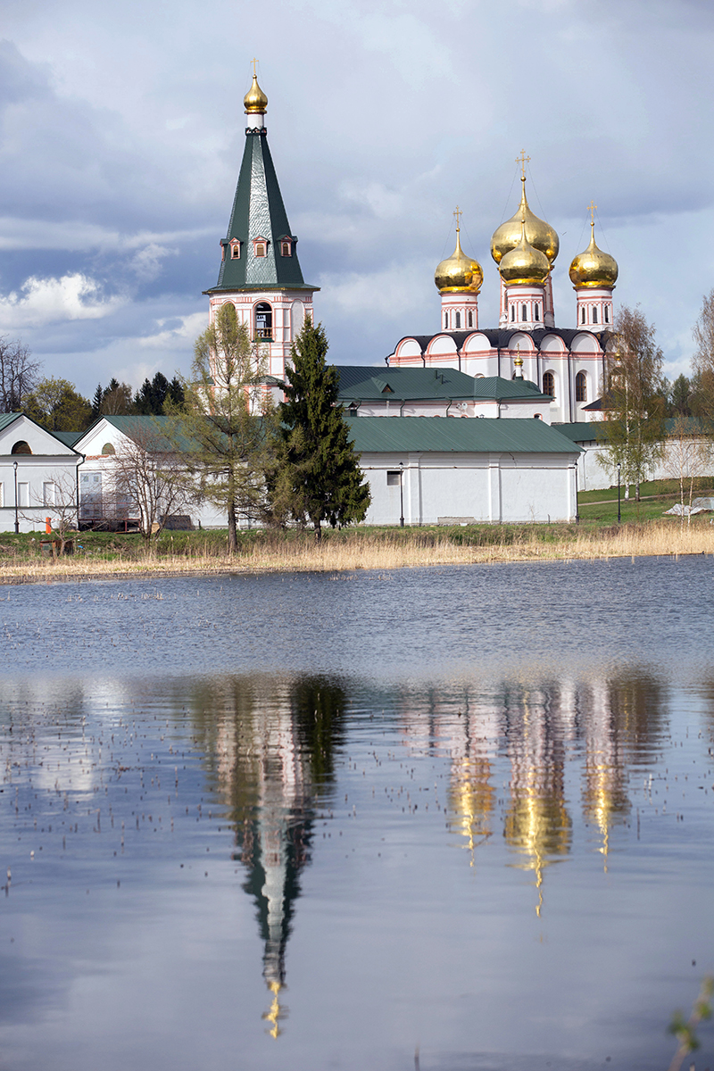 Валдайский Иверский Святоозерский Богородицкий мужской монастырь
