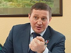 Бочаров отстранил замминистра за хамское отношение к персоналу медучреждений